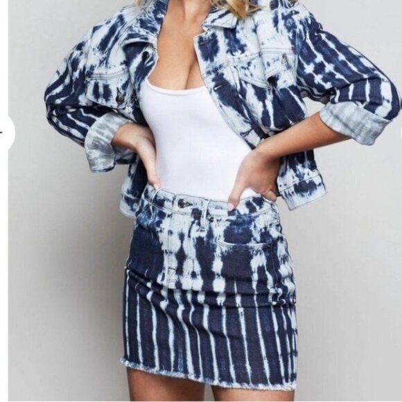 Good American Shibori Tie Dye Mini Jean Skirt Size 2 Summer spring - Picture 2 of 11